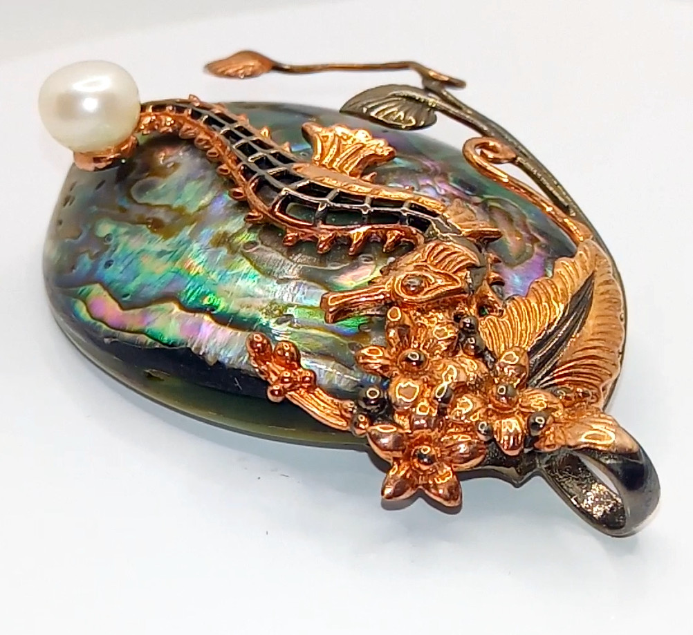 🔥🔥🔥Magnificent Mother of Pearl Seahorse Pendant in Silver & Rose Gold – UNIQUE