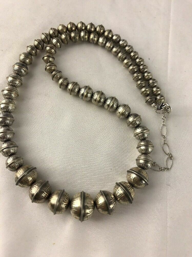 Hand Stamped Bench Navajo Pearls Graduated Sterling Silver Bead Necklace 21”