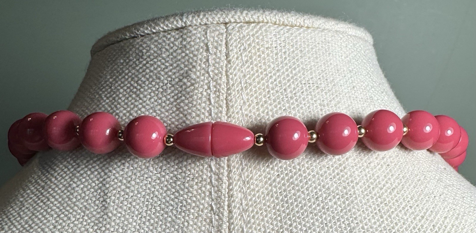 Beautiful Vintage 1970’s Dark Mauve Pink Bead Necklace