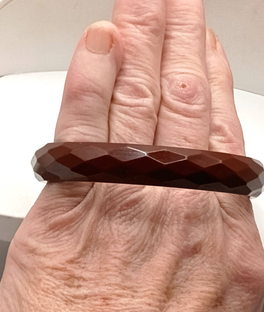 Vintage Bakelite Bracelet Chocolate Brown Size 8 Faceted Diamond Pentagon 1/2″ W