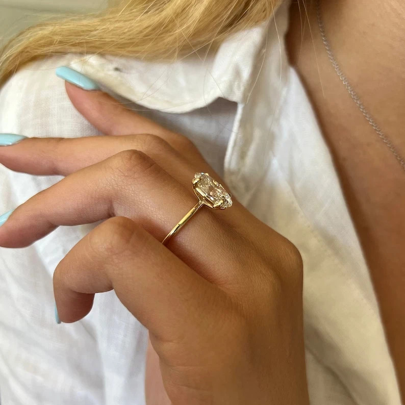 3Ct Oval-Cut EF/VS1 Lab Grown Diamond Solitaire Wedding Ring 14K Yellow Gold IGI