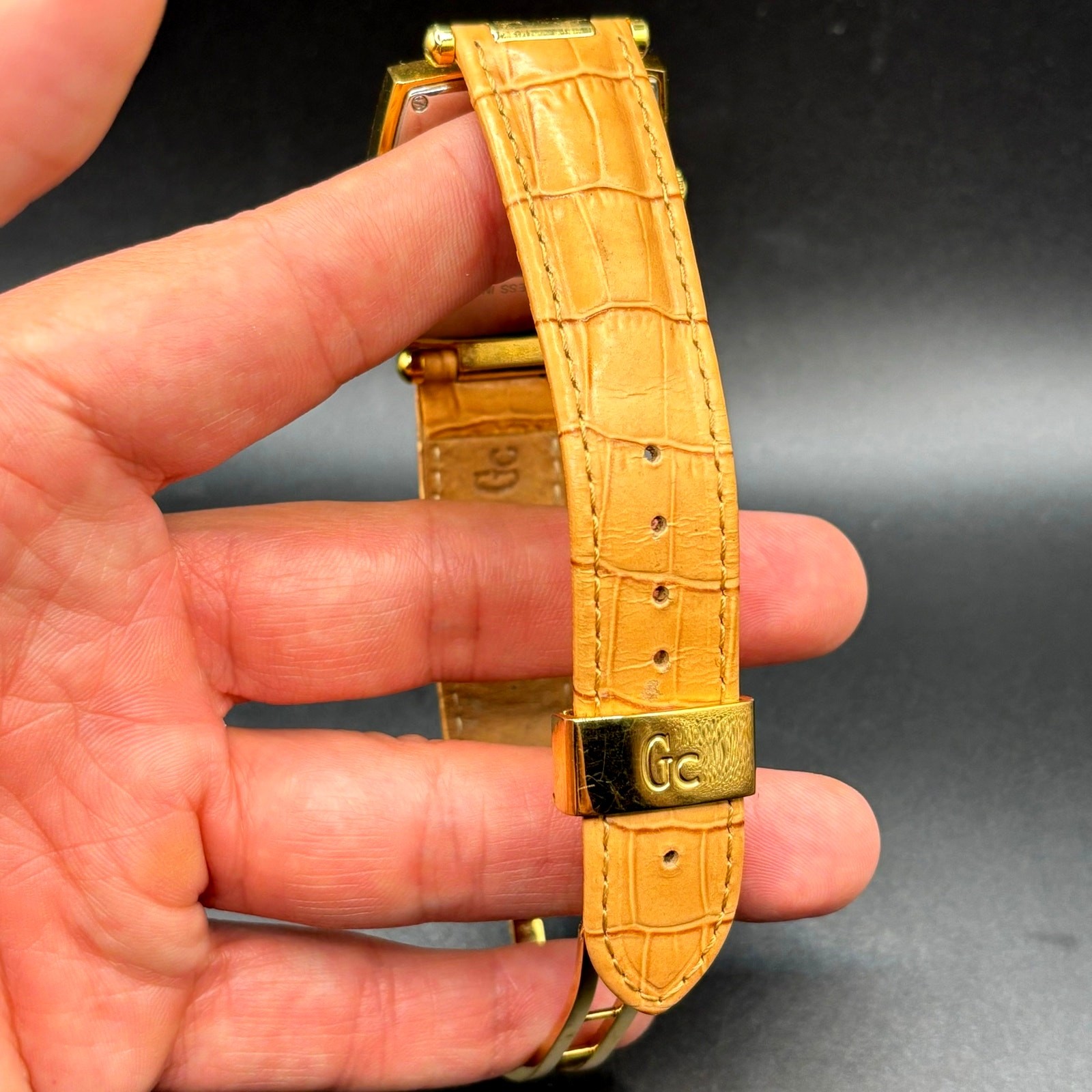 Vintage Gc 18500 Swiss Made Gold Tone Quartz Watch Full Set Box Papers
