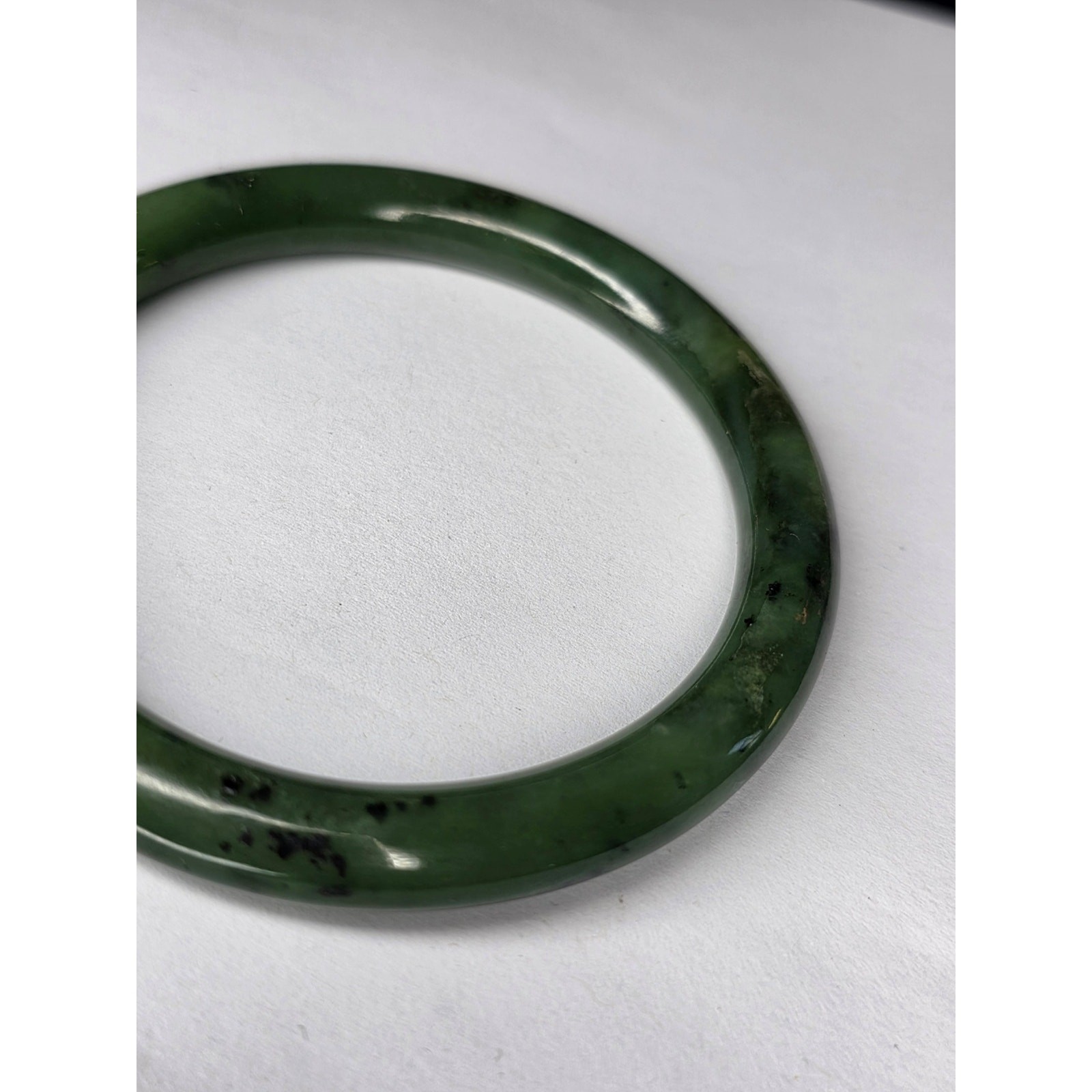 Vintage Nephite Jade Bangle 3.25″ Across Weight 45 Grams Excellent condition