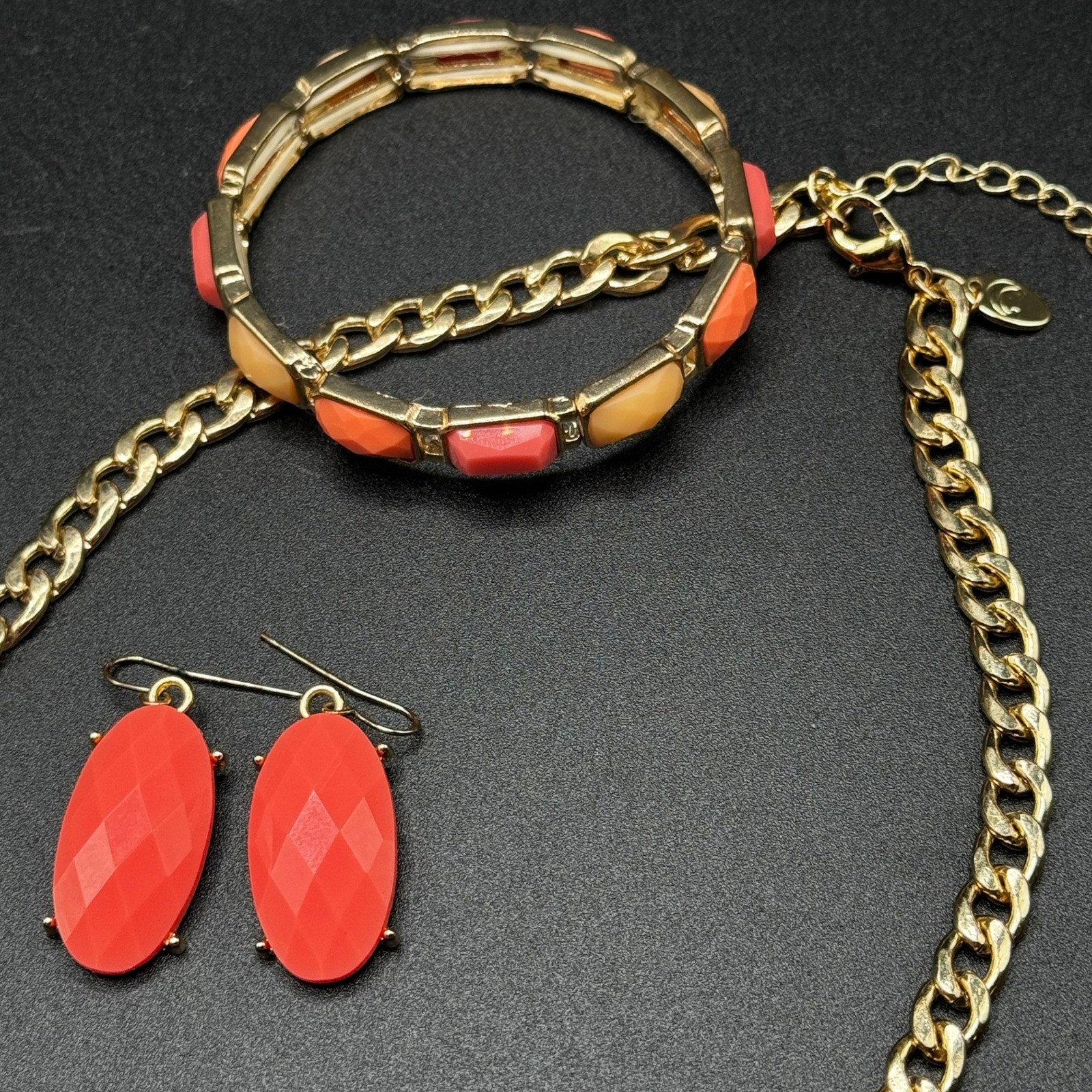 Chico’s Coral Red Statement Necklace Bracelet Earring Set Gold Tone Faceted Bold