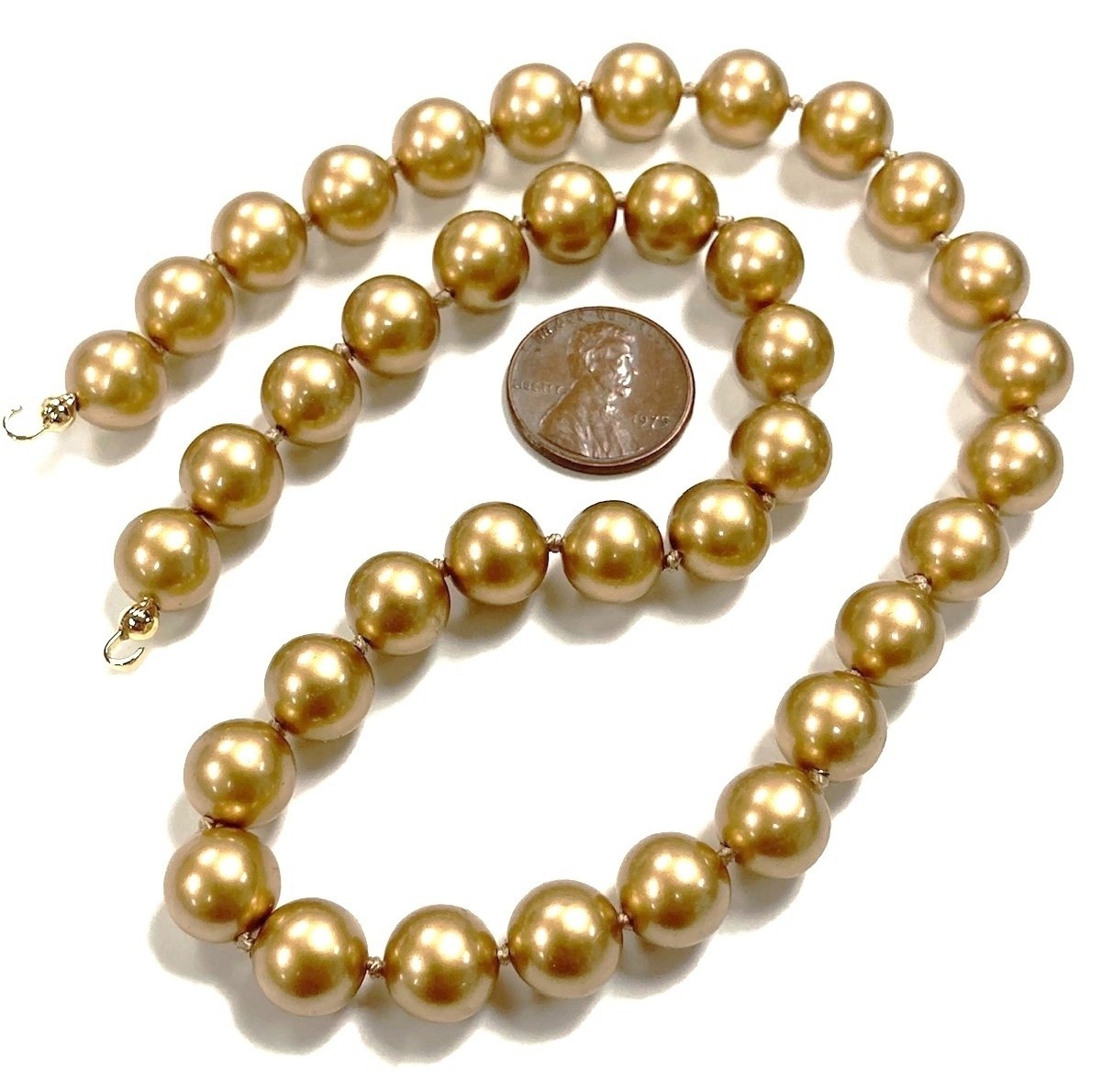 VINTAGE KOREAN SATIN GOLD ACRYLIC PEARL 17″ KNOTTED & TIPPED BEADED SECTION Z601