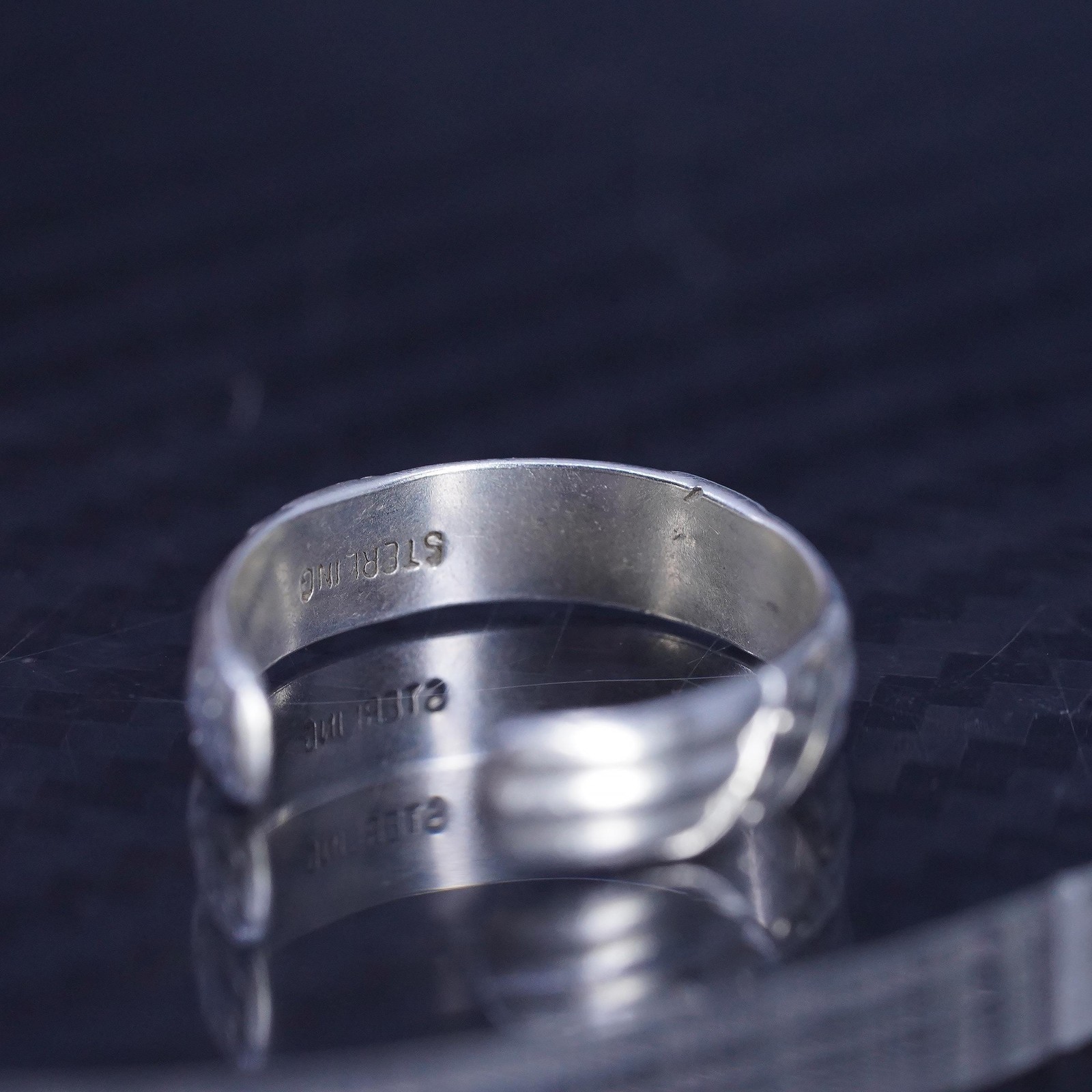 size 3.5, vintage sterling silver 925 handmade ribbed open ring, band