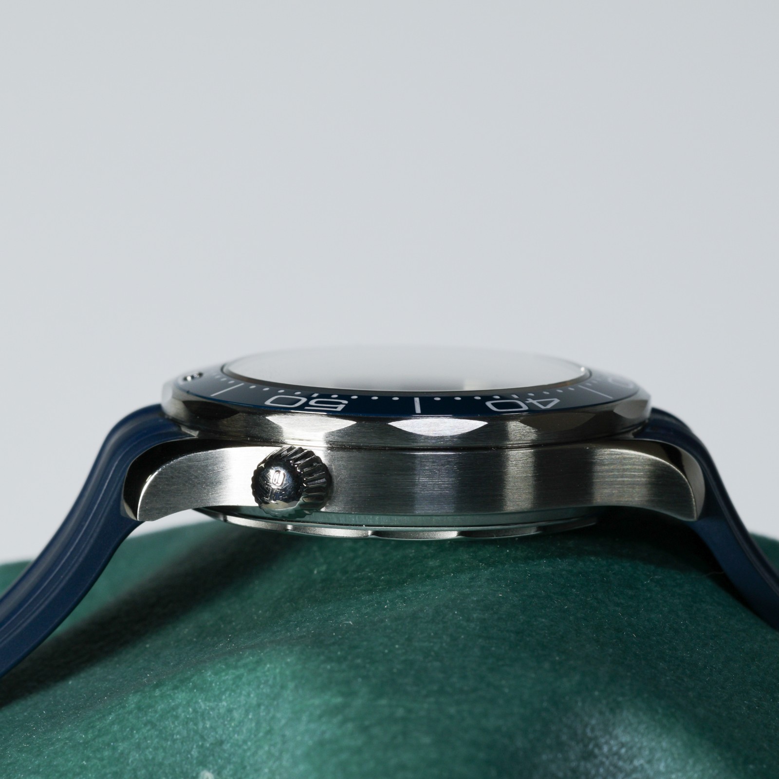 OMEGA Seamaster Diver 300M Gray Wave Blue Rubber Full Set 210.32.42.20.06.001