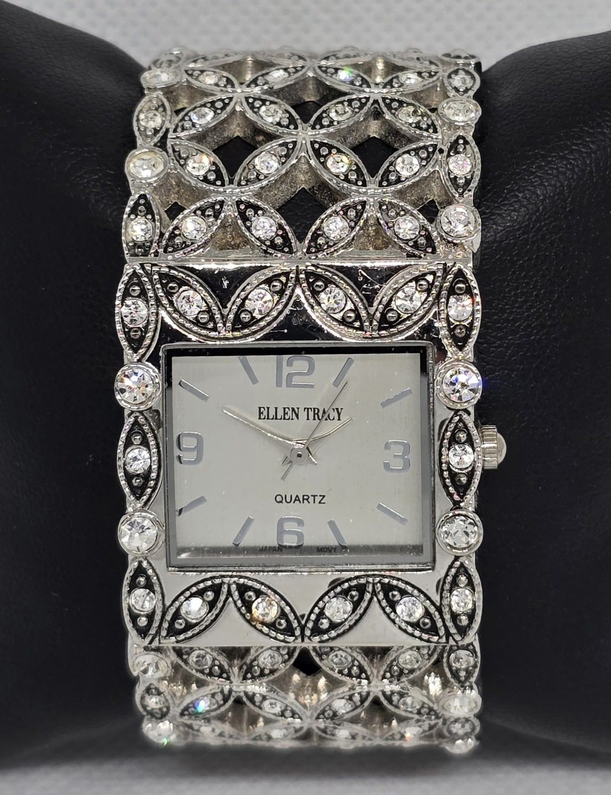 Women’s Ellen Tracy ET5032 Silver Tone Crystal Bracelet Bling Quartz Watch 09