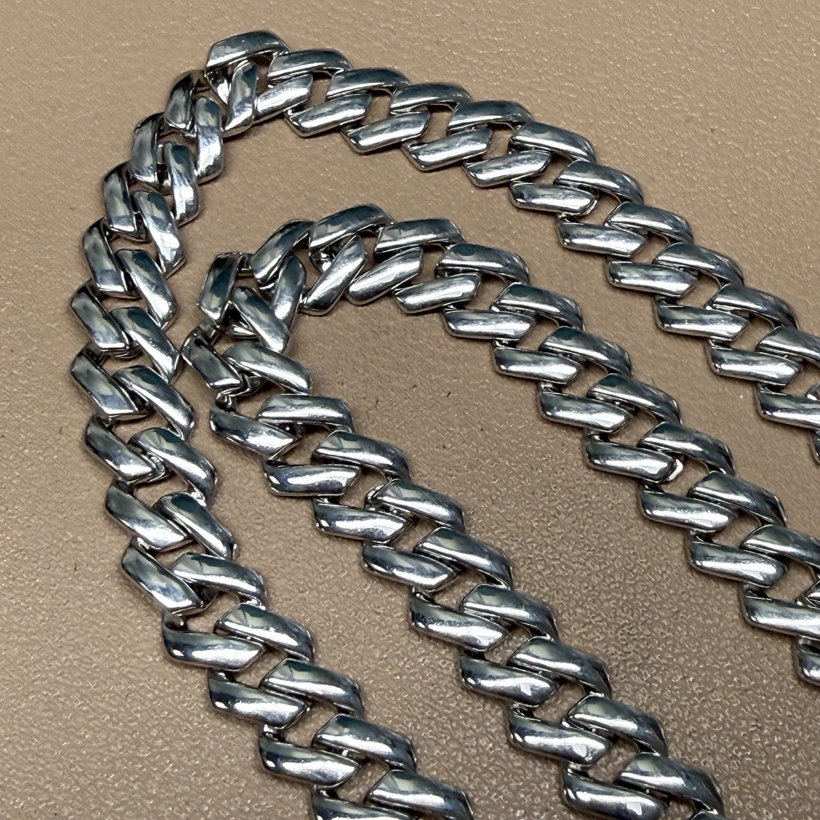 925 STERLING SILVER Cuban Monaco Cz Click Lock 8.7mm 24 Inch