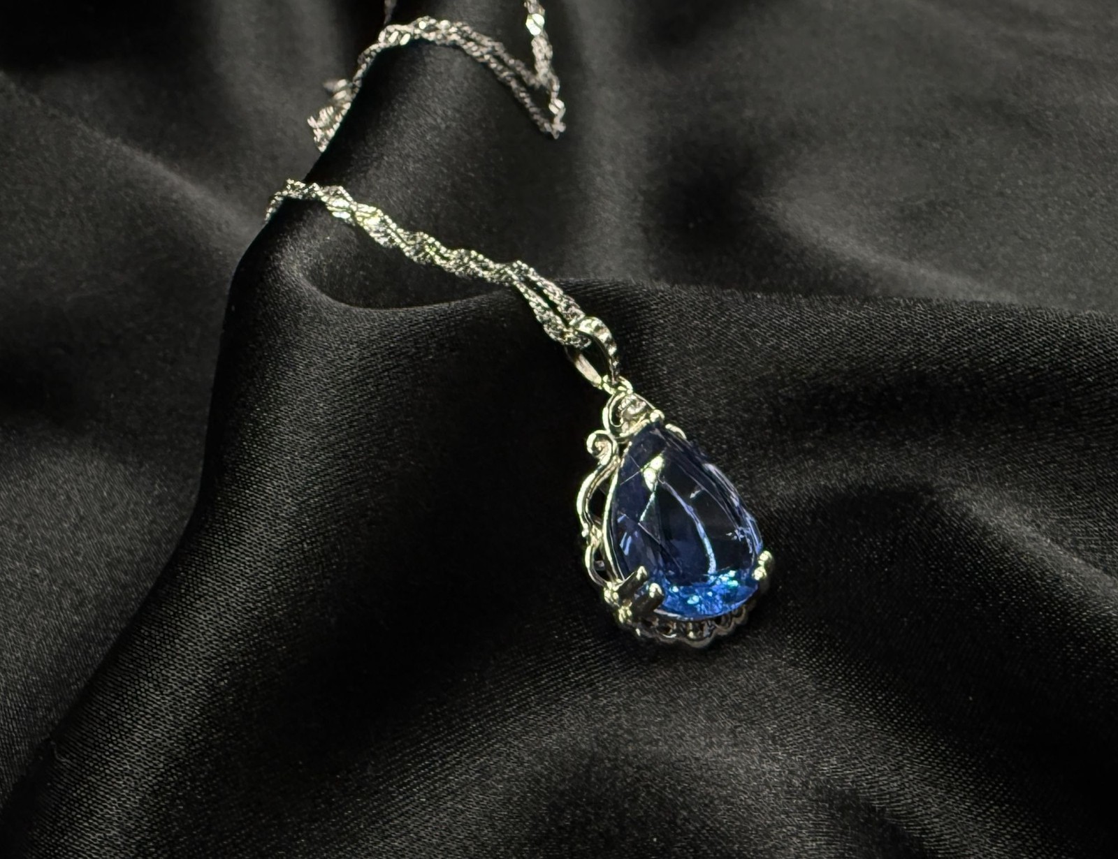 Blue Fluorite 925 Sterling Silver DK Signed Pendant Necklace Teardrop Design