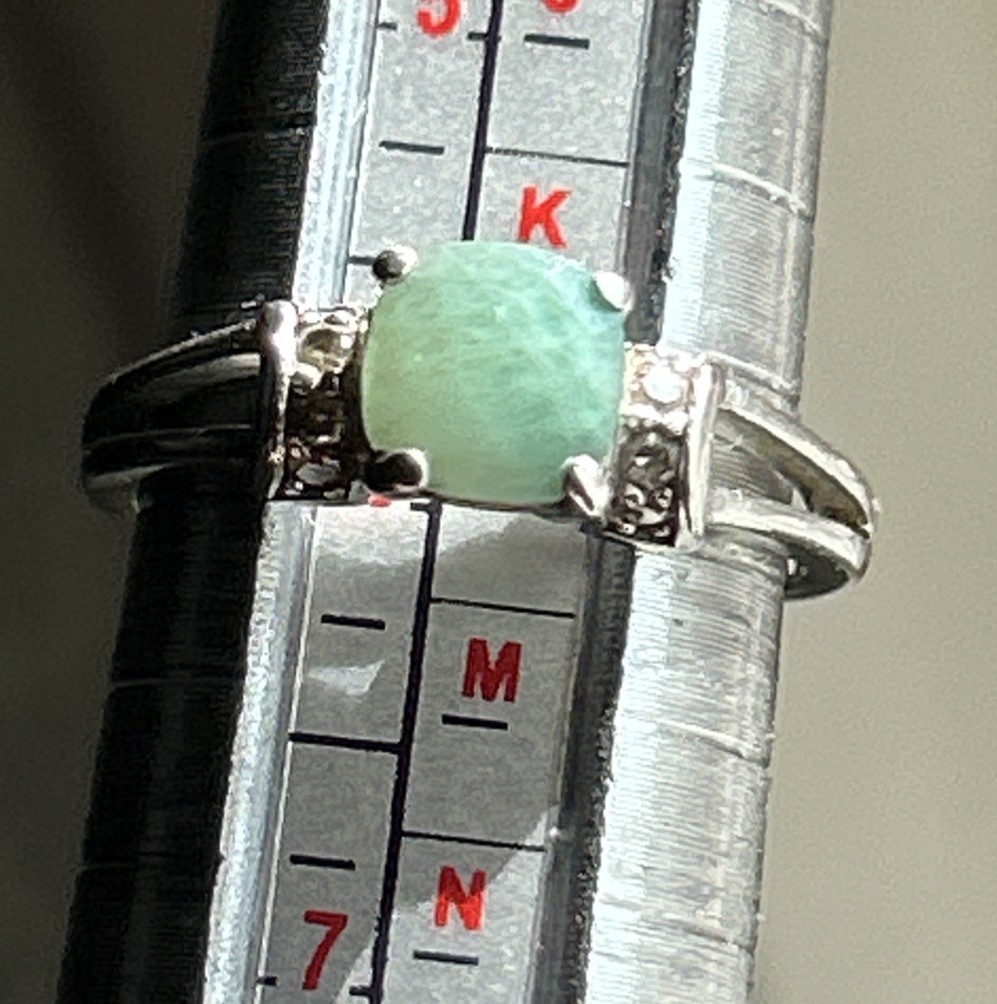 925 NVC Sterling Silver S6 Ring W/natural Emerald Faceted