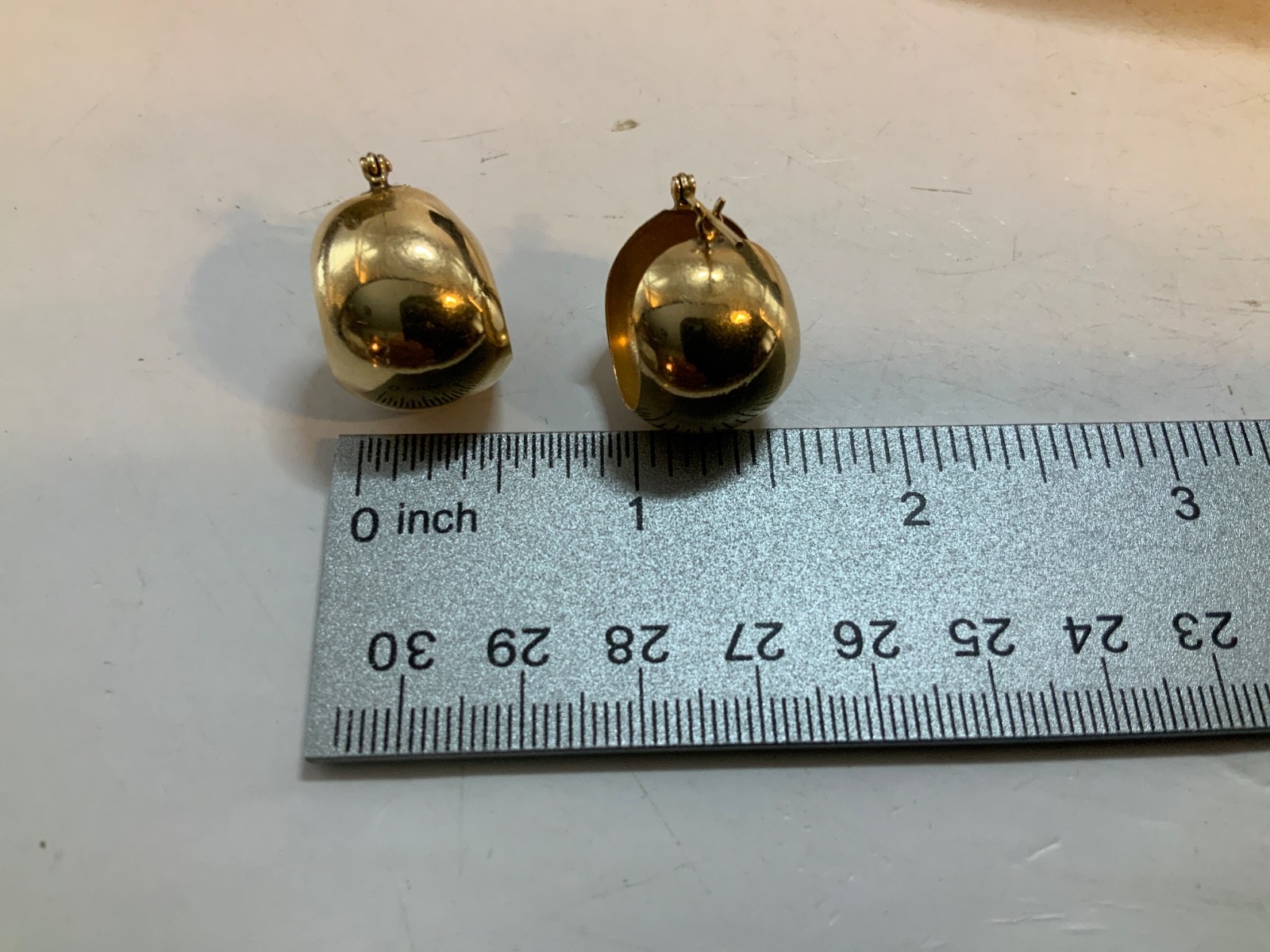 Vintage 14KT Yellow Gold 15.4MM Wide Round Huggie Hoop Earrings 4.96 grams