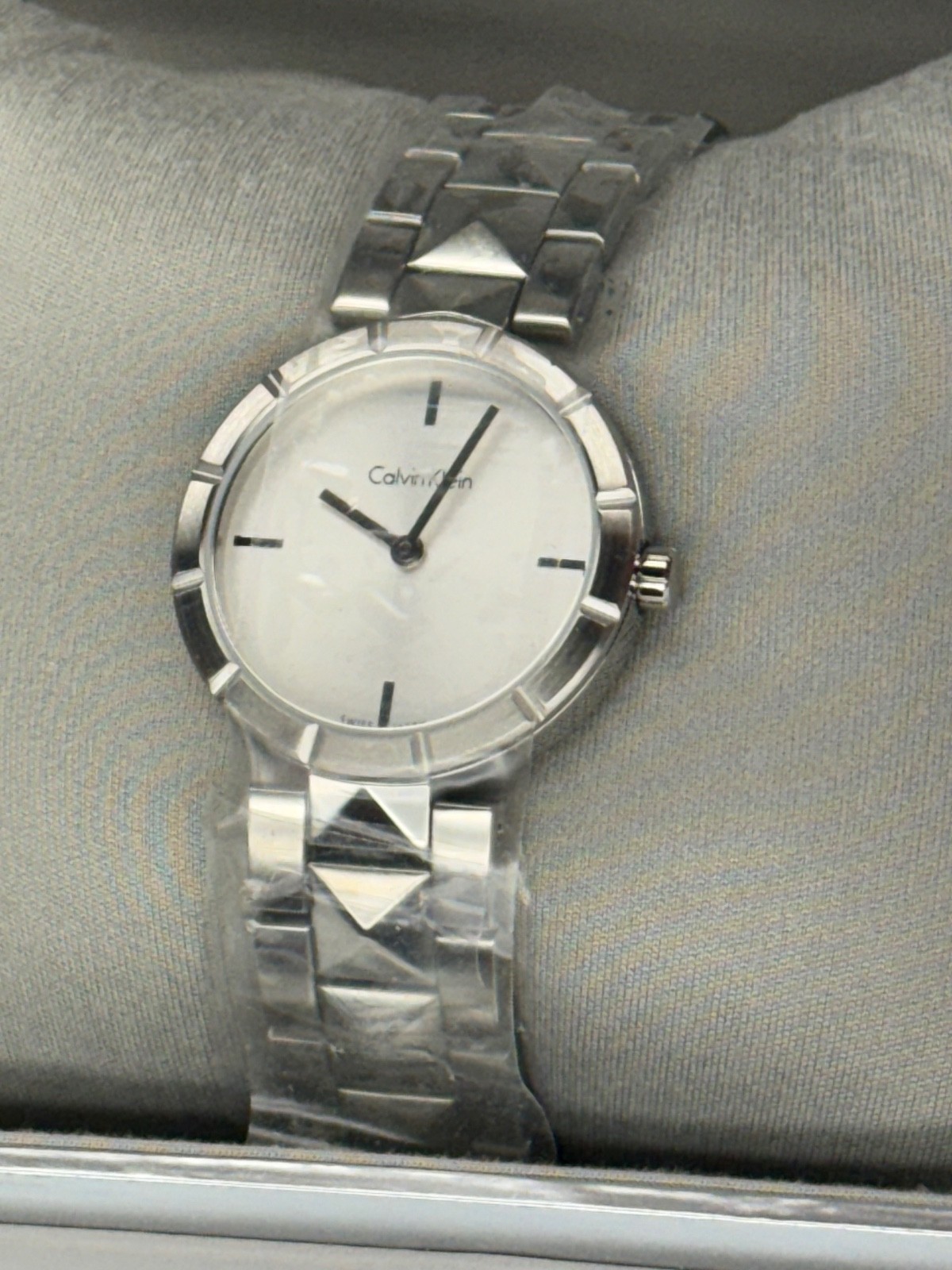 Women’s Calvin Klein Swiss Made Wristwatch K5T 331 Stainless Steel Silver Tone