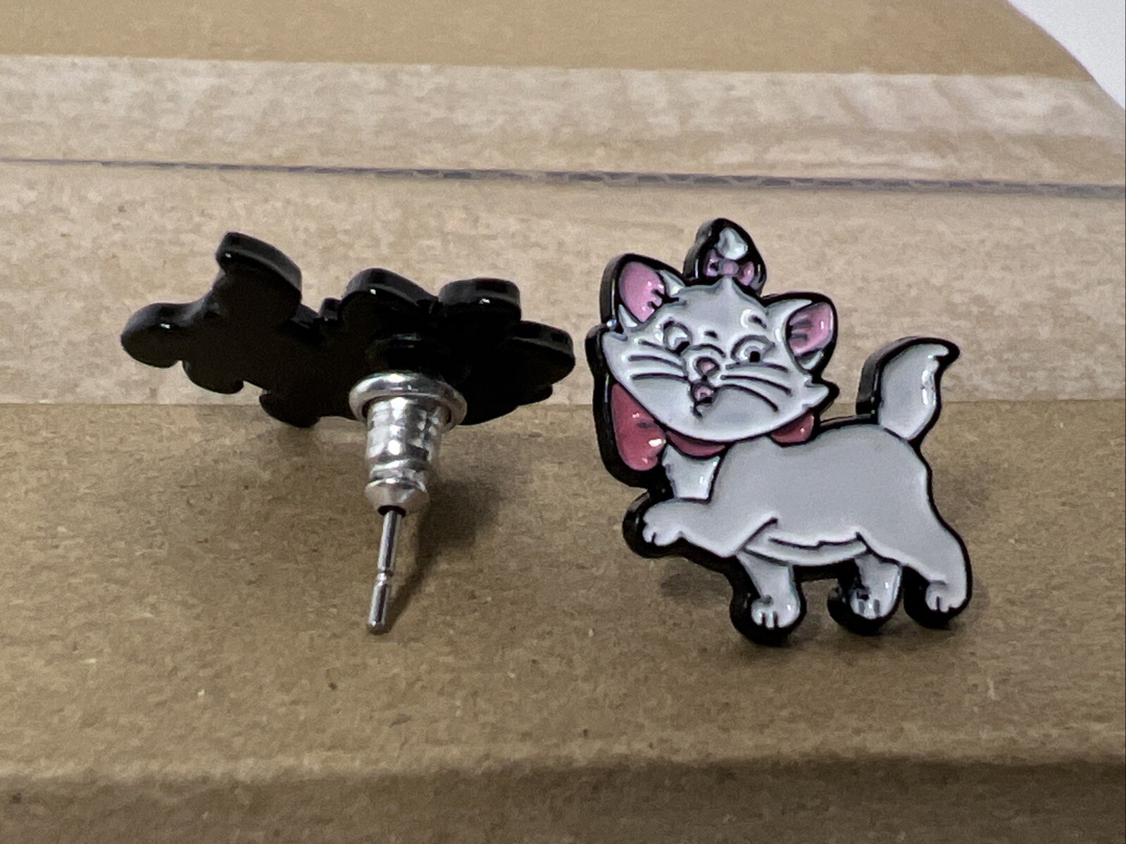 Aristocats Marie White Kitten w/ Pink Bow Enamel Stud Earrings Disney New