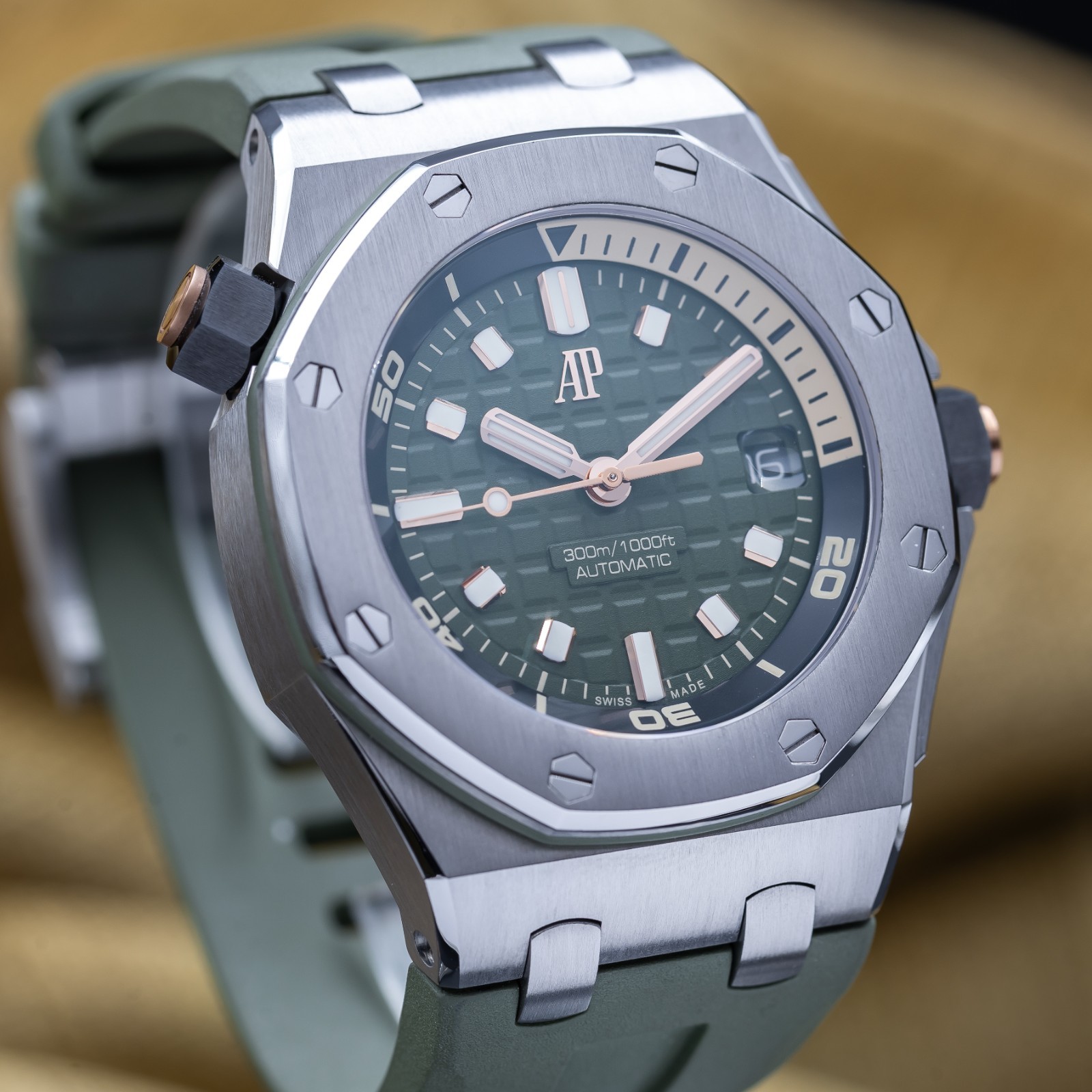 Audemars Piguet Royal Oak Offshore Diver Steel Green 42mm 15720ST Full Set