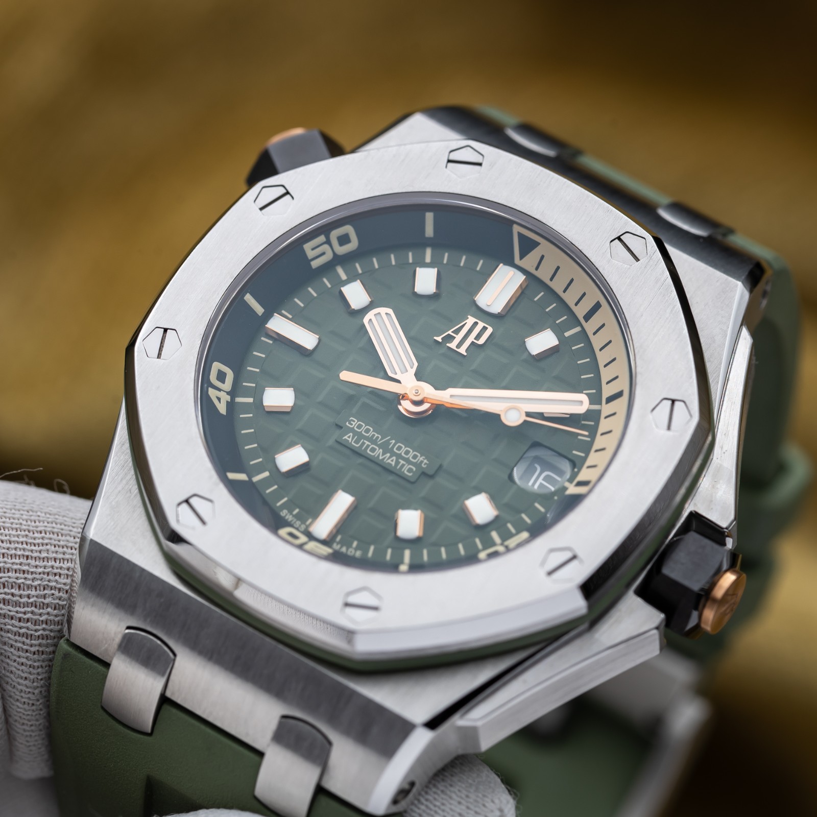 Audemars Piguet Royal Oak Offshore Diver Steel Green 42mm 15720ST Full Set