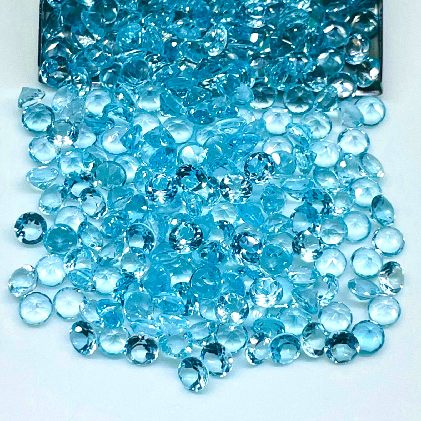 VVS 25 Pcs Natural Blue Topaz 4mm Round Cut Top Quality Loose Gemstones Lot
