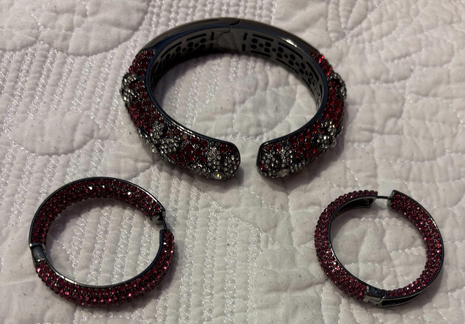 Joan Boyce Fuchsia Kiss Lock Bracelet & Pierced Hoop Earrings
