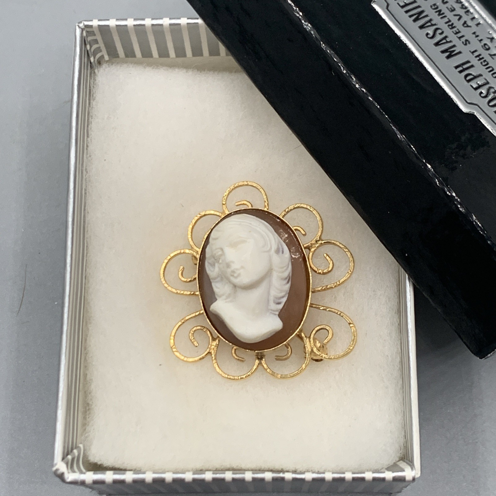 14k Gold Handcrafted Masaniello Vintage Cameo Brooch 1.1”H, 1.1”W, 5.67 Grams