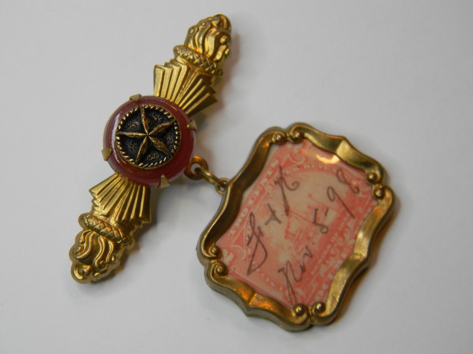 1898 19C VINTAGE 2 CENT DOCUMENT STAMP GOLD PLATED ORNATE BROOCH PIN PENDANT