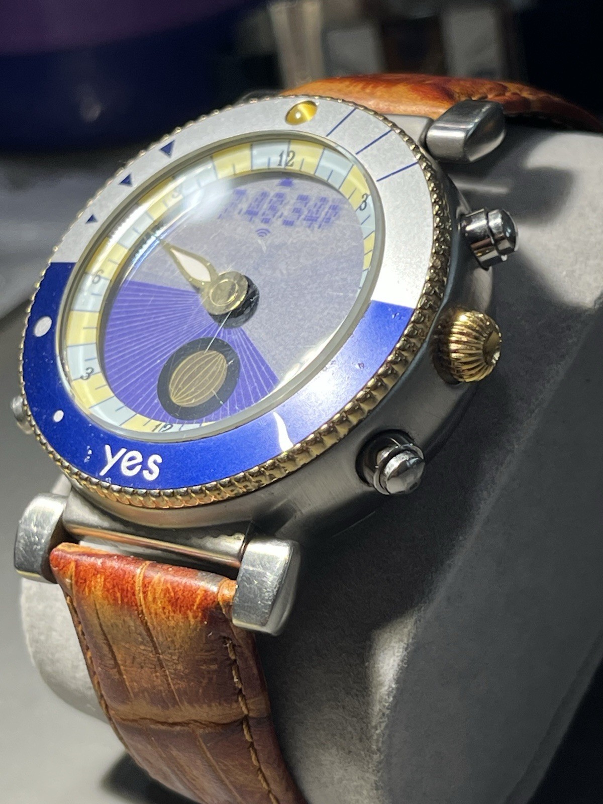 Yes World Quartz Analog/Digital LCD Watch Blue/Purple Dial Brown Leather