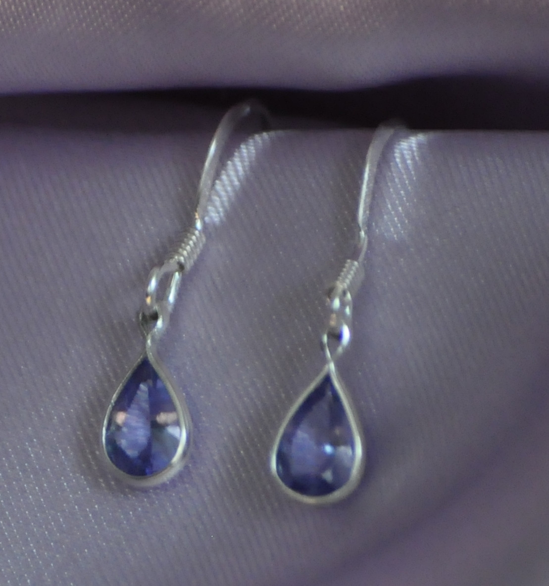 ONE PAIR 6mm x 4mm PEAR SHAPE TANZANITE DROPS- EARRINGS SET IN STERLING SILVER