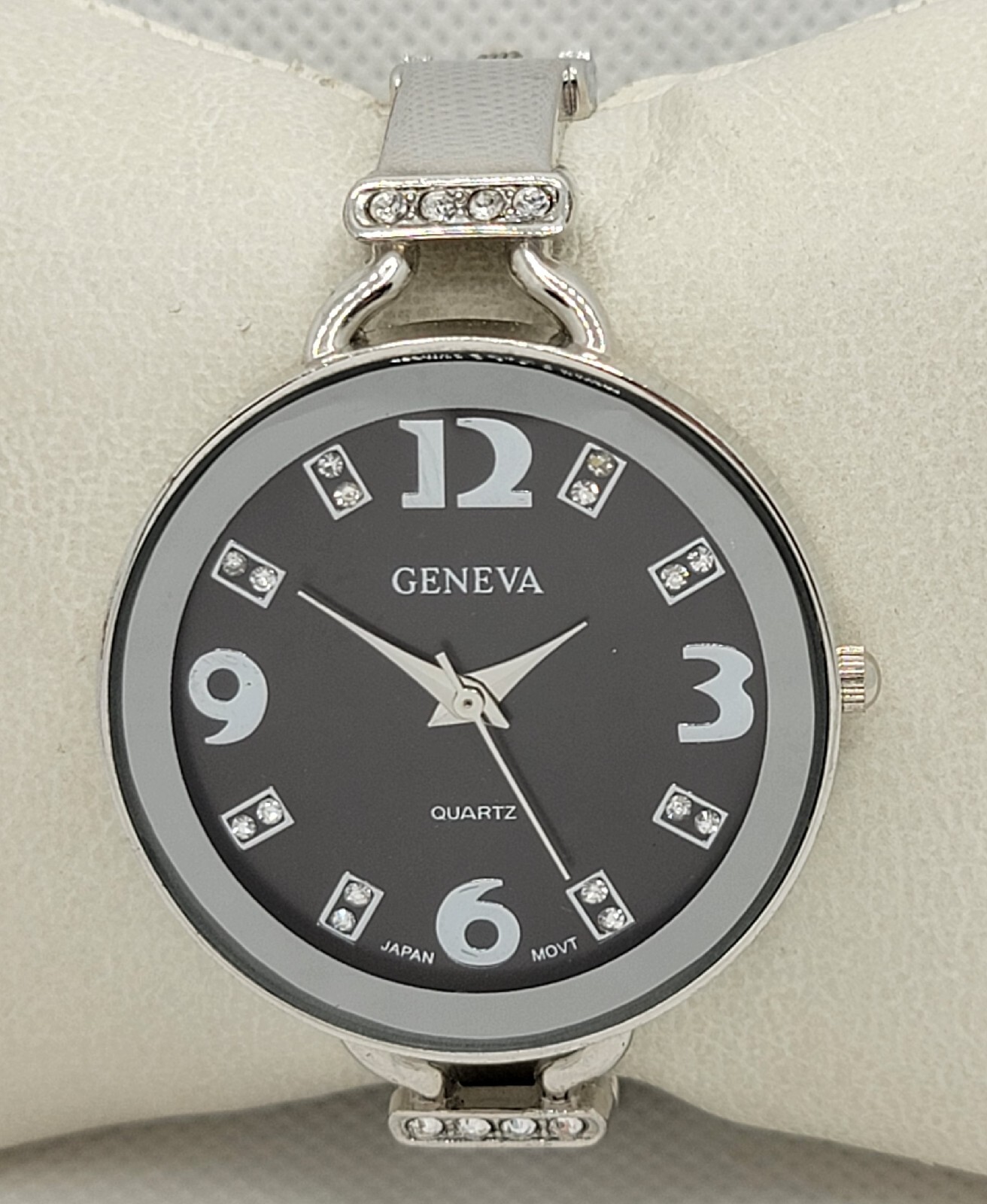 Ladies Geneva Trendy Fashion Silver Tone Black Dial Cuff Bracelet Watch I5