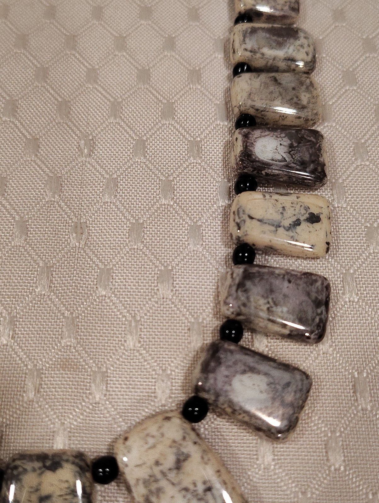 VTG Gray White Graduated Rectangular Beads With Black Spacers Necklace 20″