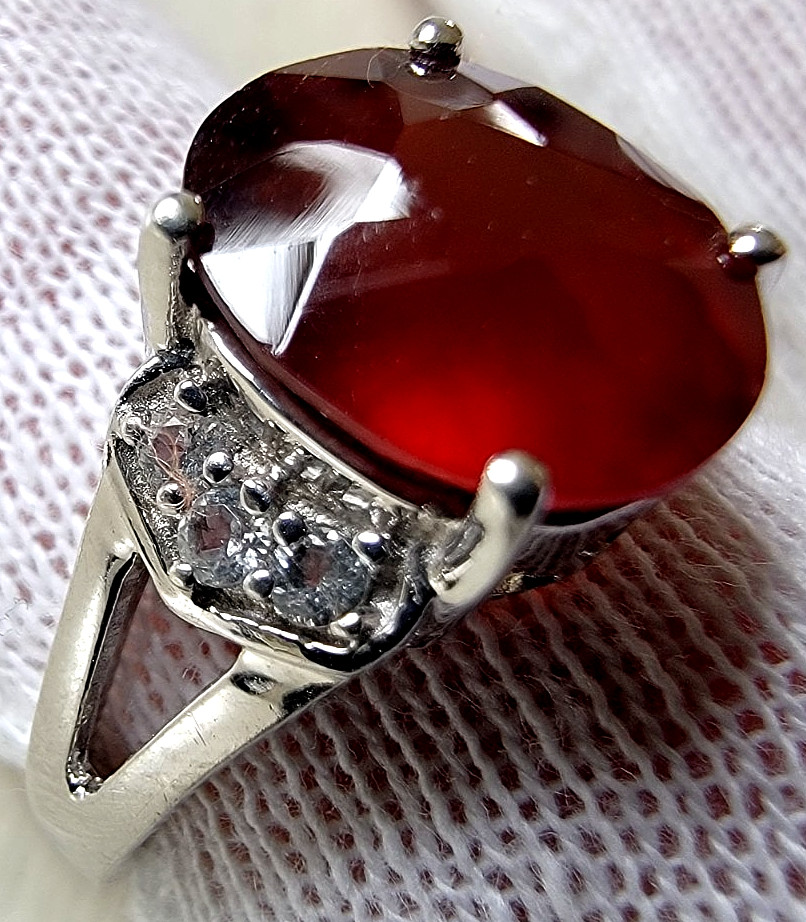 HESSONITE GARNET VINTAGE STYLE STERLING SILVER RING WHITE SAPPIRE ACCENTS SIZE 6