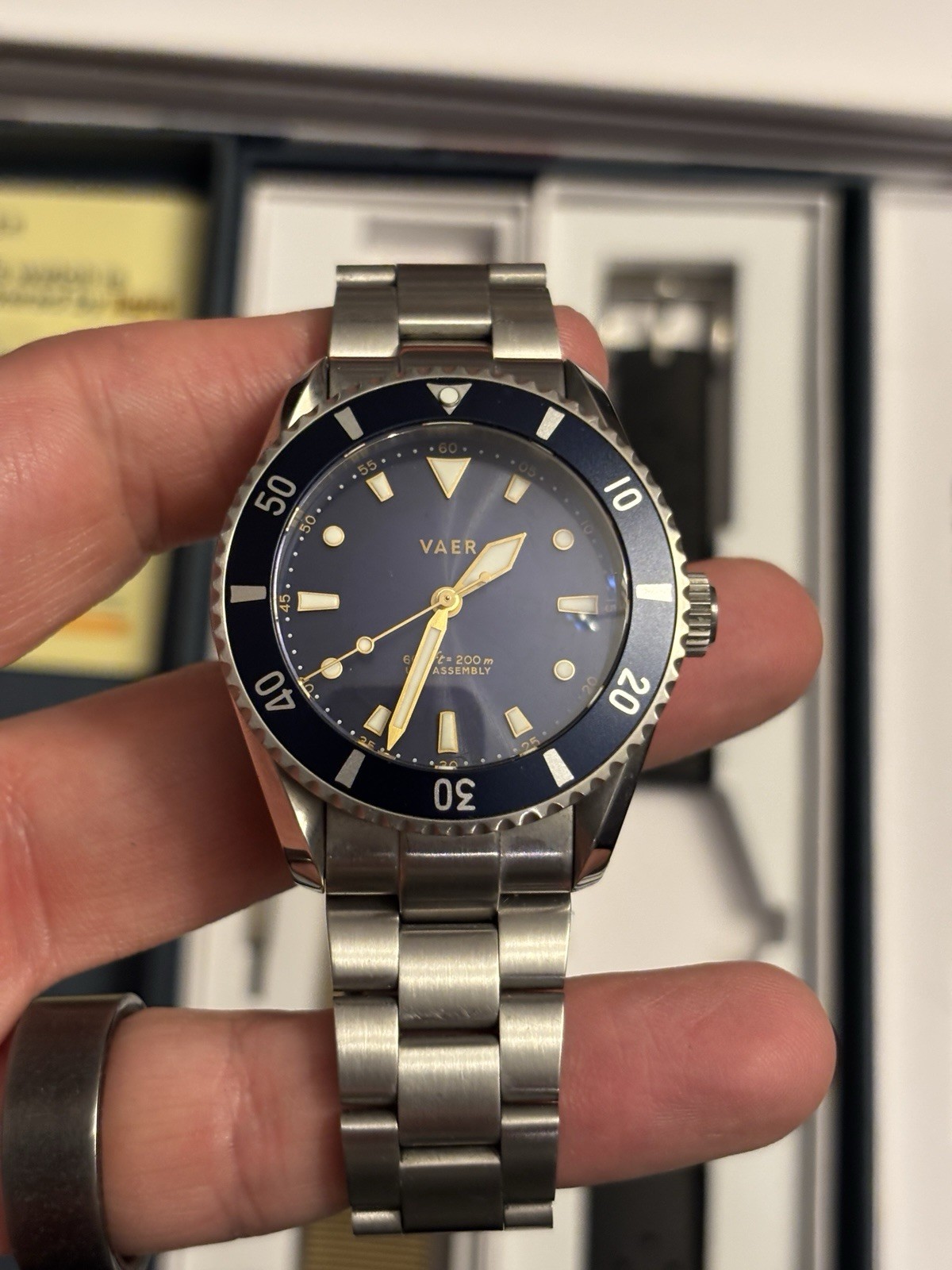 VAER D4 Meridian Navy Solar 38mm 200m Quartz Blue Dial Steel Bracelet Box
