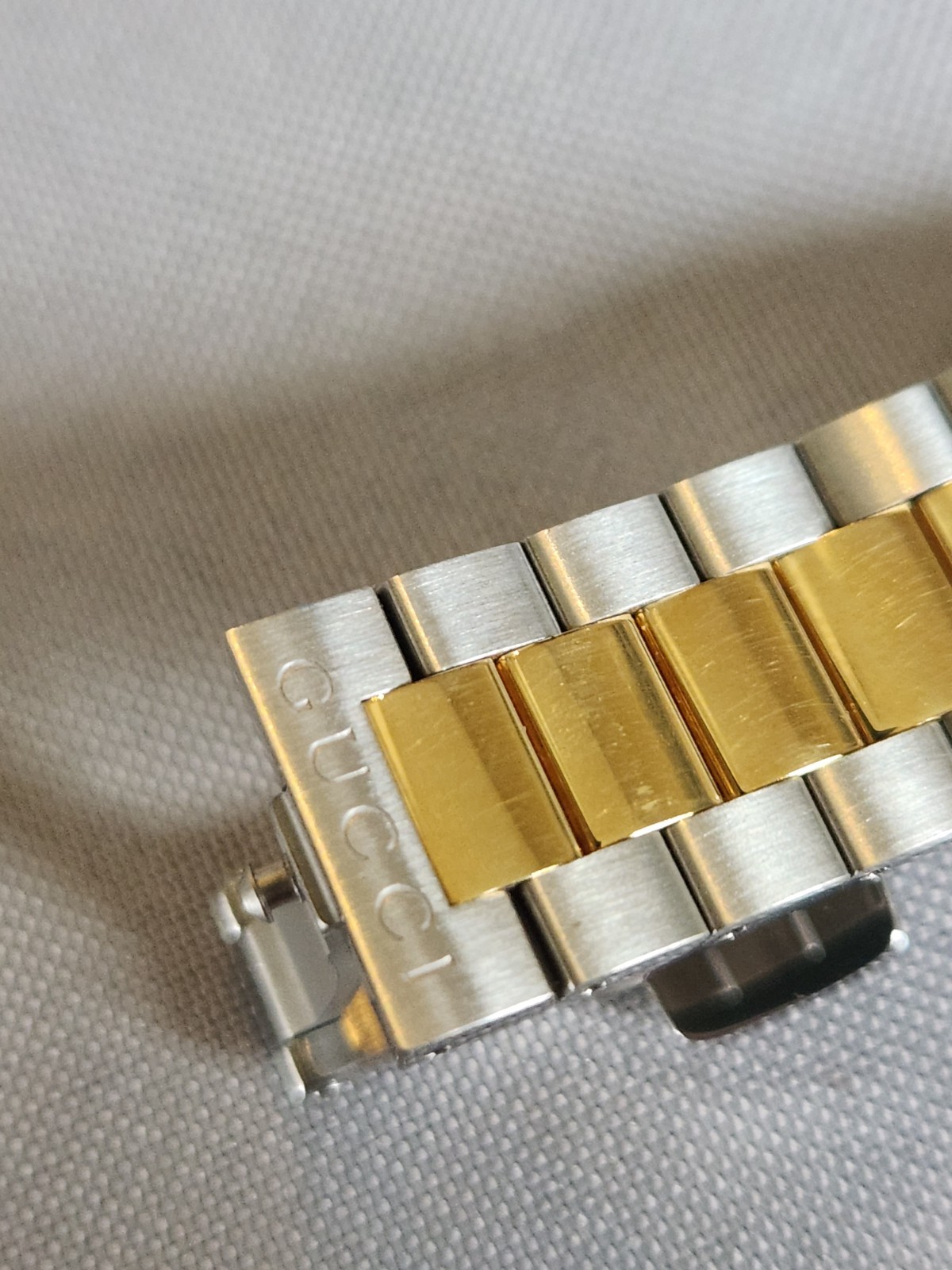 Gucci G-Timeless 18K Yellow Gold / SS 32mm Ladies Watch Multi-Bee MSRP: $6450