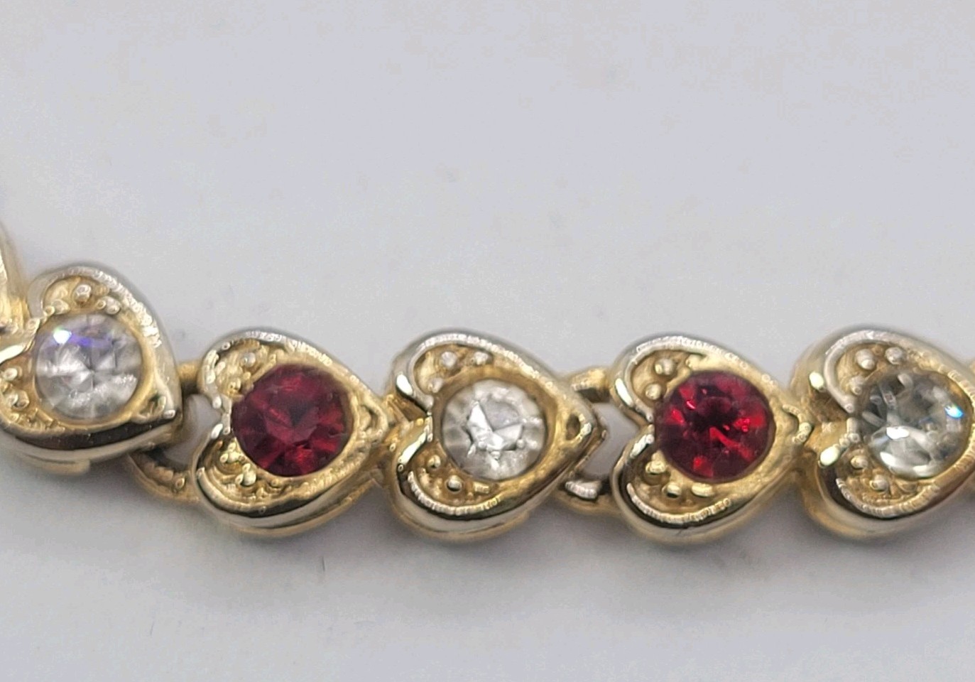 Vintage heart-shaped rhinestone Red And White crystal tennis bracelet 7.5″