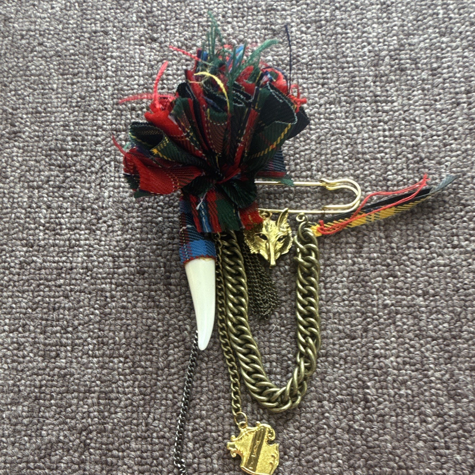 Multicolor Fabric Flower Brooch Pin with Metal Chain Dangle, Made in China