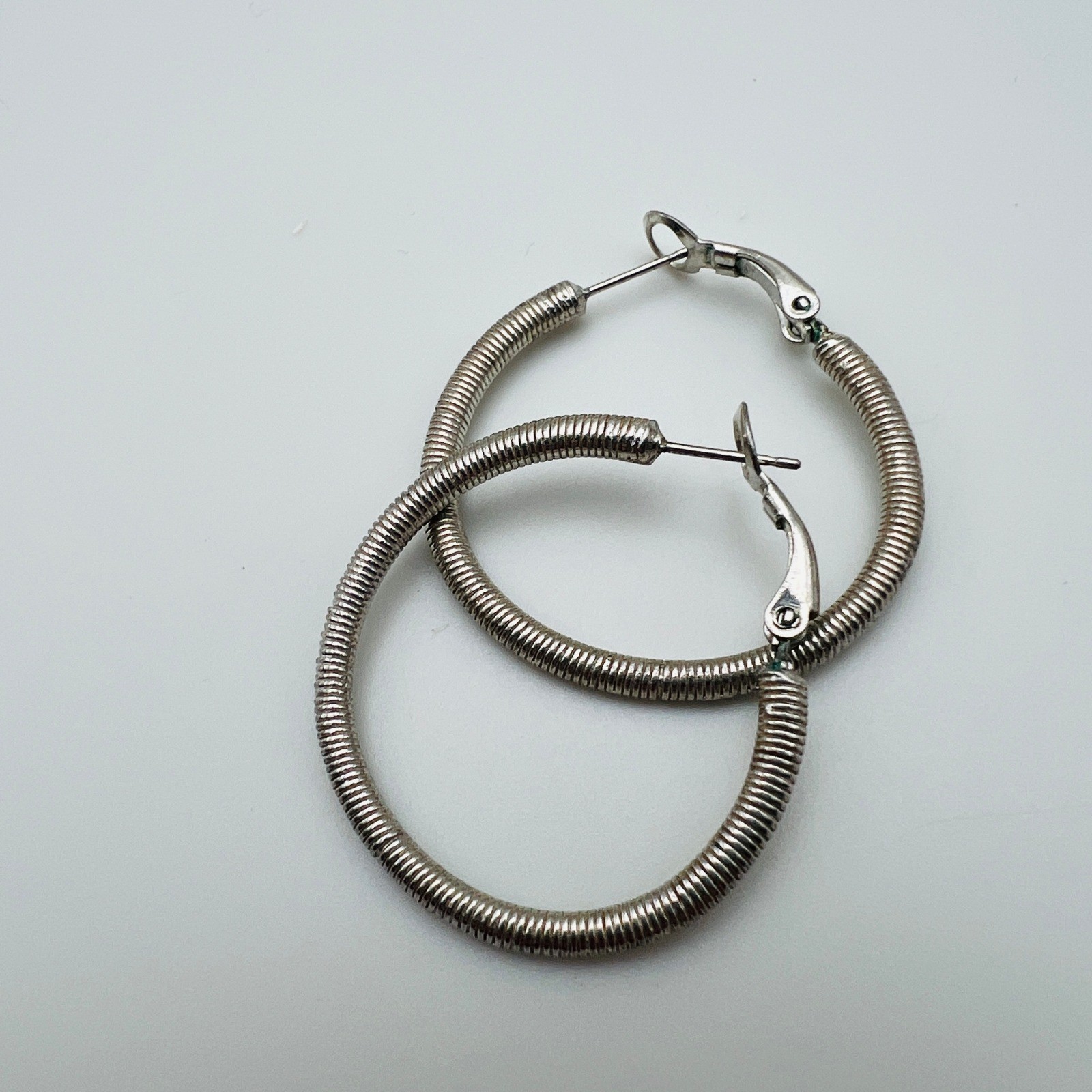 Ribbed Coil Hoop Earrings Medium Silver Tone Latch Back Fashion Jewelry