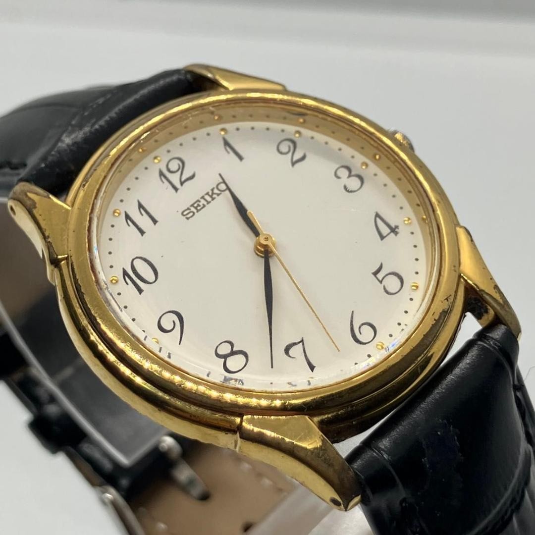 Excellent condition, fully functional SEIKO men’s quartz watch, gold and whi