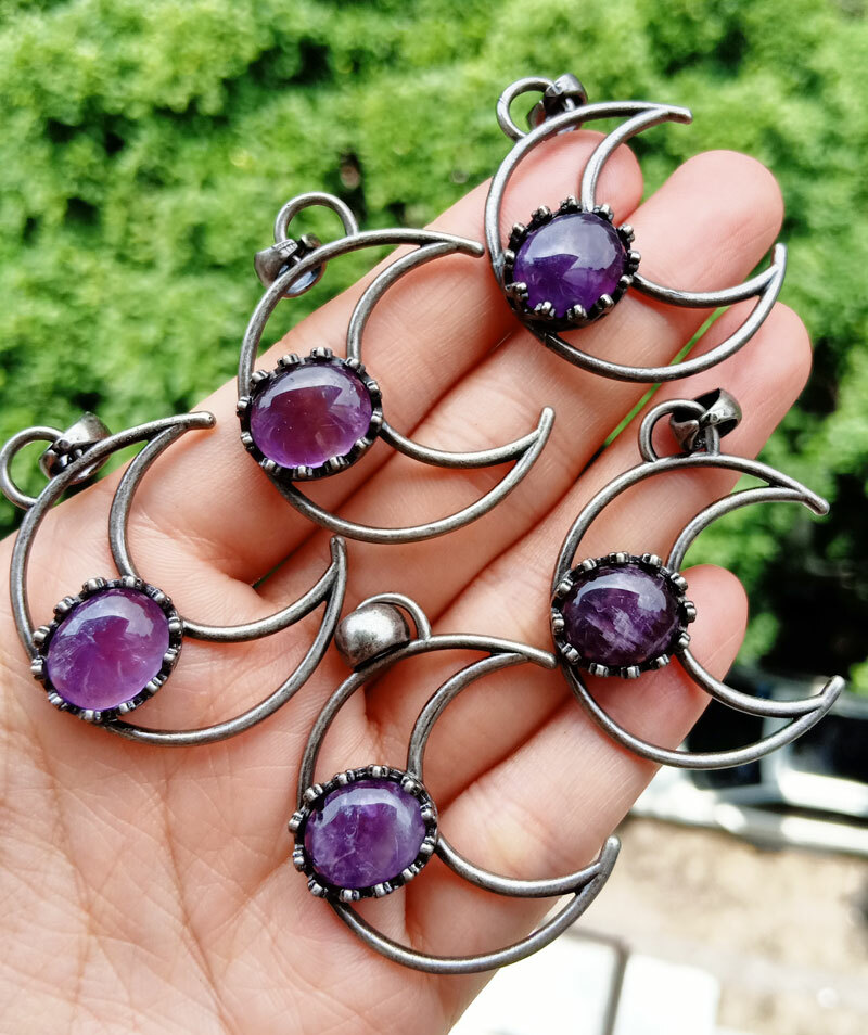 10pcs Amethyst Gems Stone Moon Pendants Energy Reiki Healing Amulet