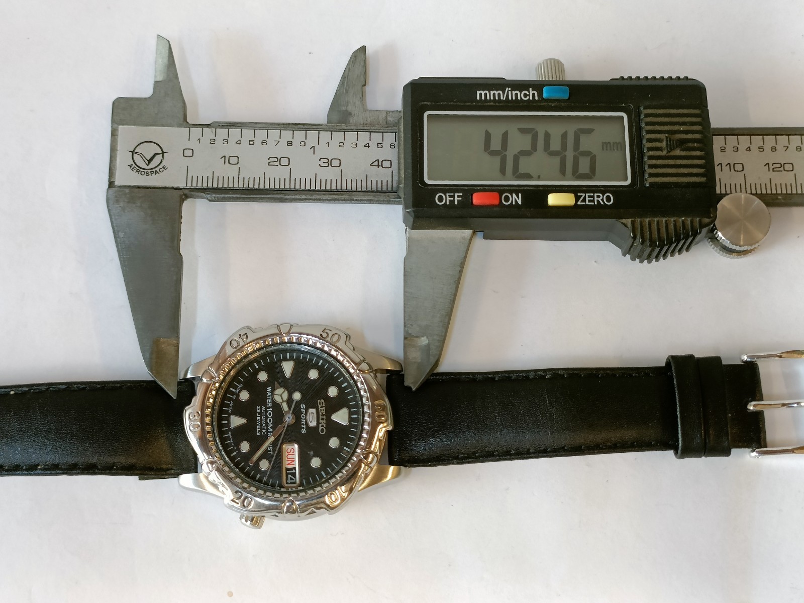 VINTAGE SEIKO 5 SPORTS AUTOMATIC BLACK DIAL 7S36 JAPAN MEN’S WORKING