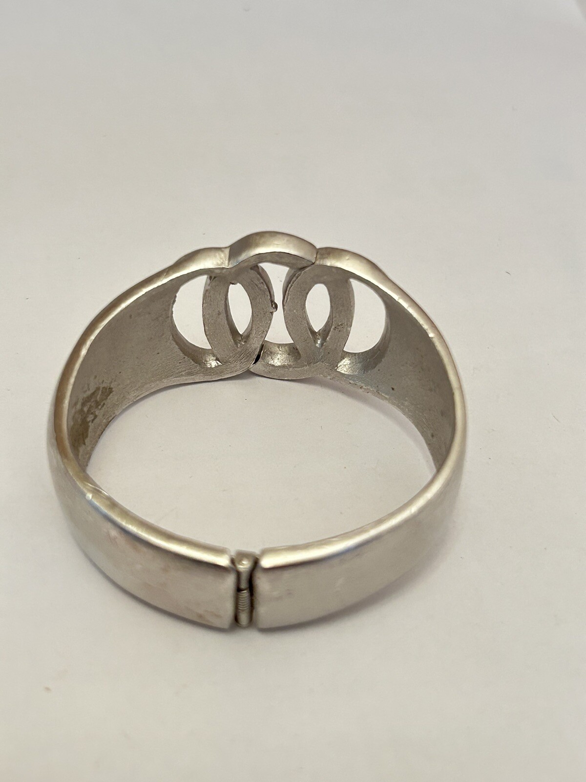 Vintage 1950’S TRIFARI Spring Cuff Bracelet Gold Silver Plated 7.5 in Around B13