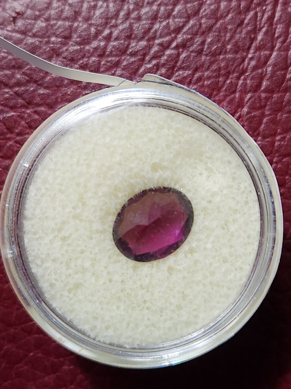 OVAL SHAPED PURPLE RHODOLITE GARNET 10X8 MM 2.50 CT WITH CASE