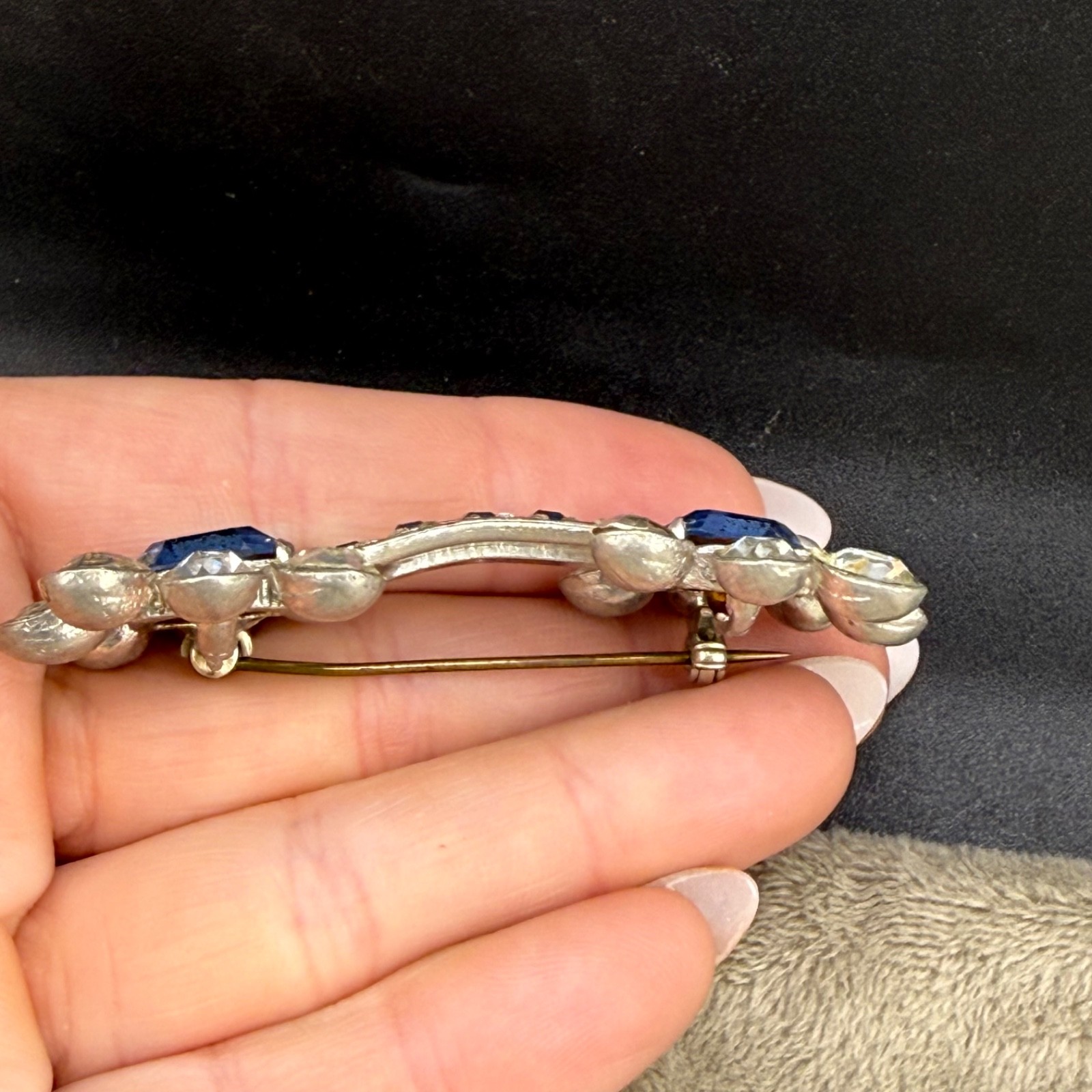 Vintage Art Deco Rhinestone Brooch Blue Silver Tone