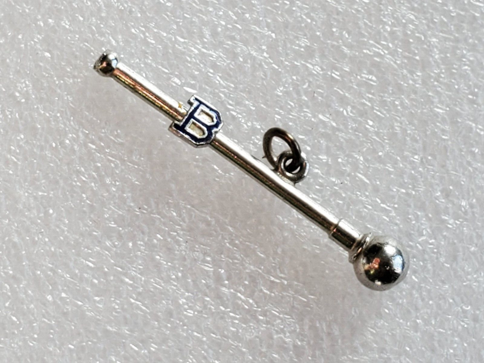 Vintage MAJORETTE BATON TWIRLING DRUM MAJOR-SILVER TONE PENDANT W/ LETTER ‘B’