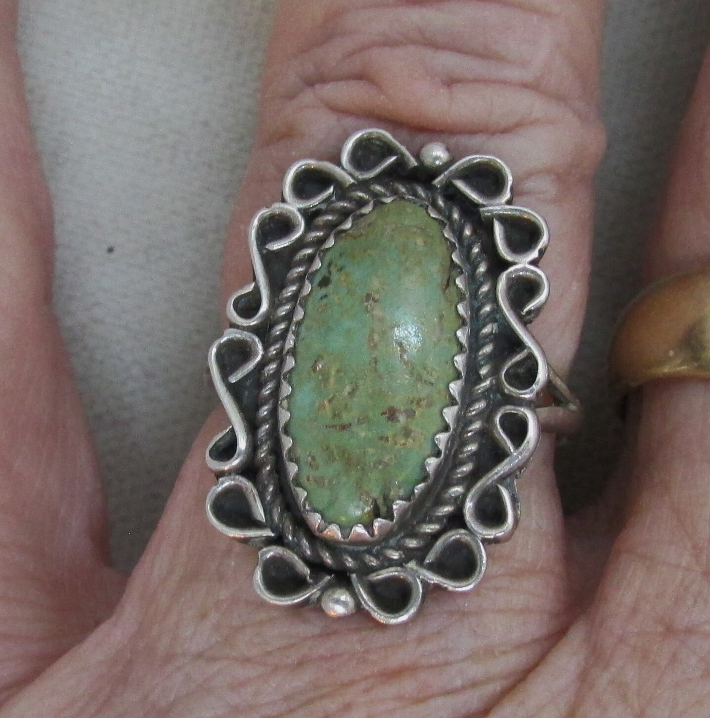 VINTAGE SOUTHWEST N A GREEN TURQUOISE RING SIZE 7.5