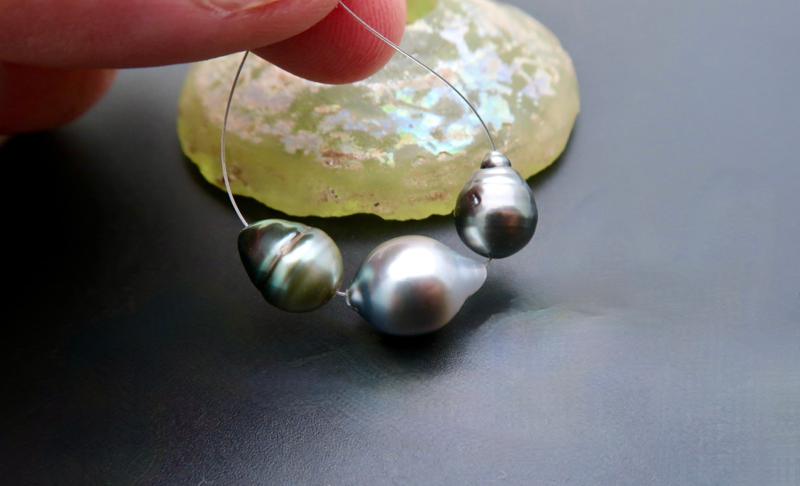 3 GORGEOUS AA+ TAHITIAN BLACK SILVER PEACOCK CULTURED PEARLS – 8.6 – 12.2mm