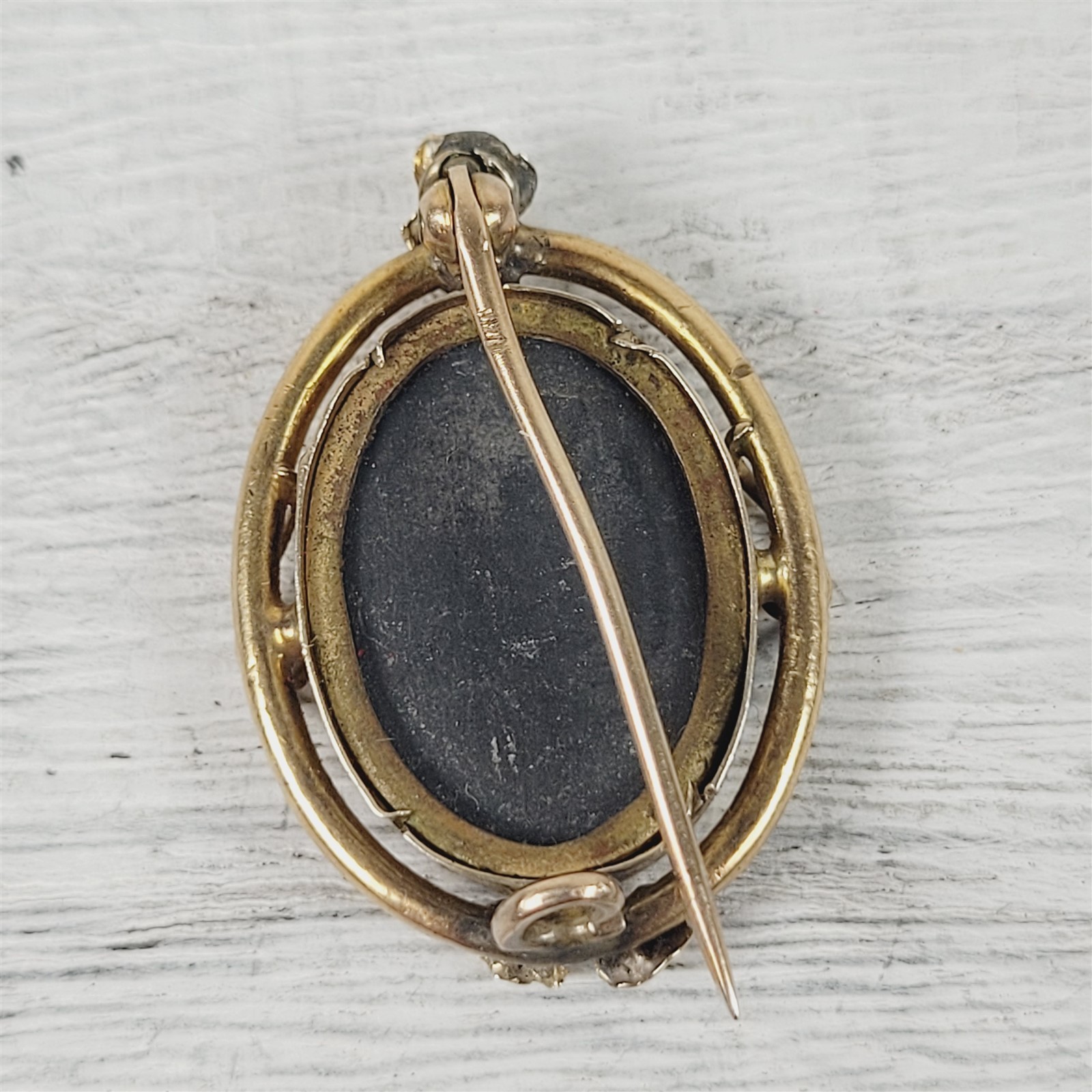 Victorian Pietra Dura Inaly Stone 14K Yellow Gold Brooch Pin Pretty Luxury