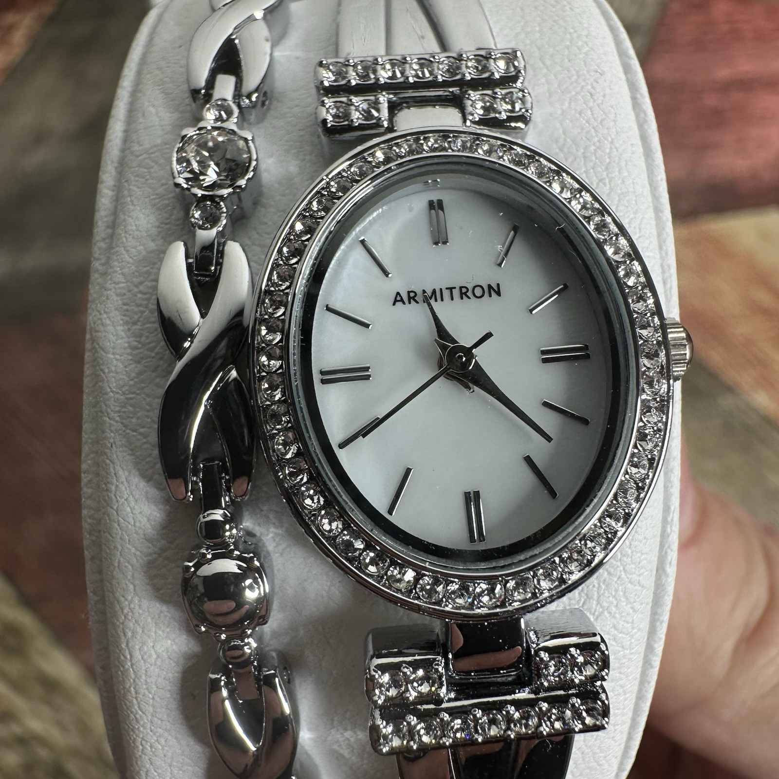 WOMEN’S STAINLESS STEEL WATCH ARMITRON 75/5381MPSVST WITH BRACELET.