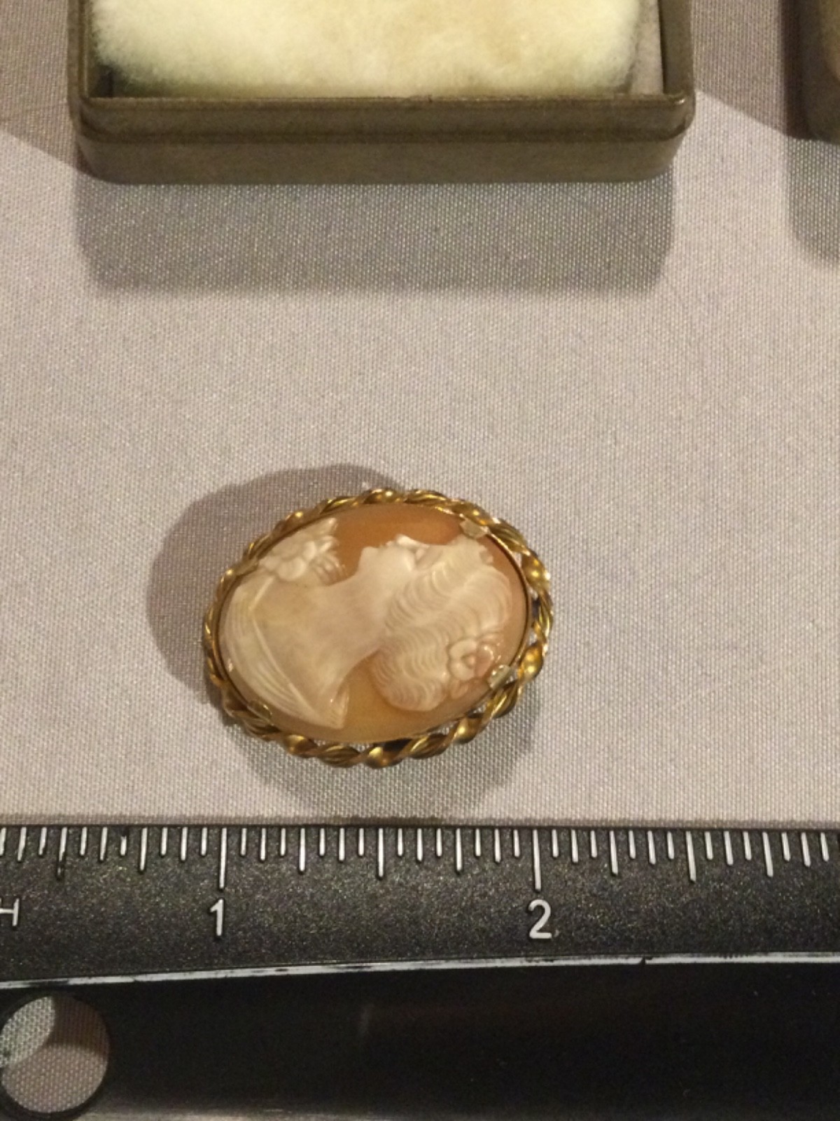 Vintage 1/20 12K Carved Shell Cameo Classic Baroque Brooch or Pendant