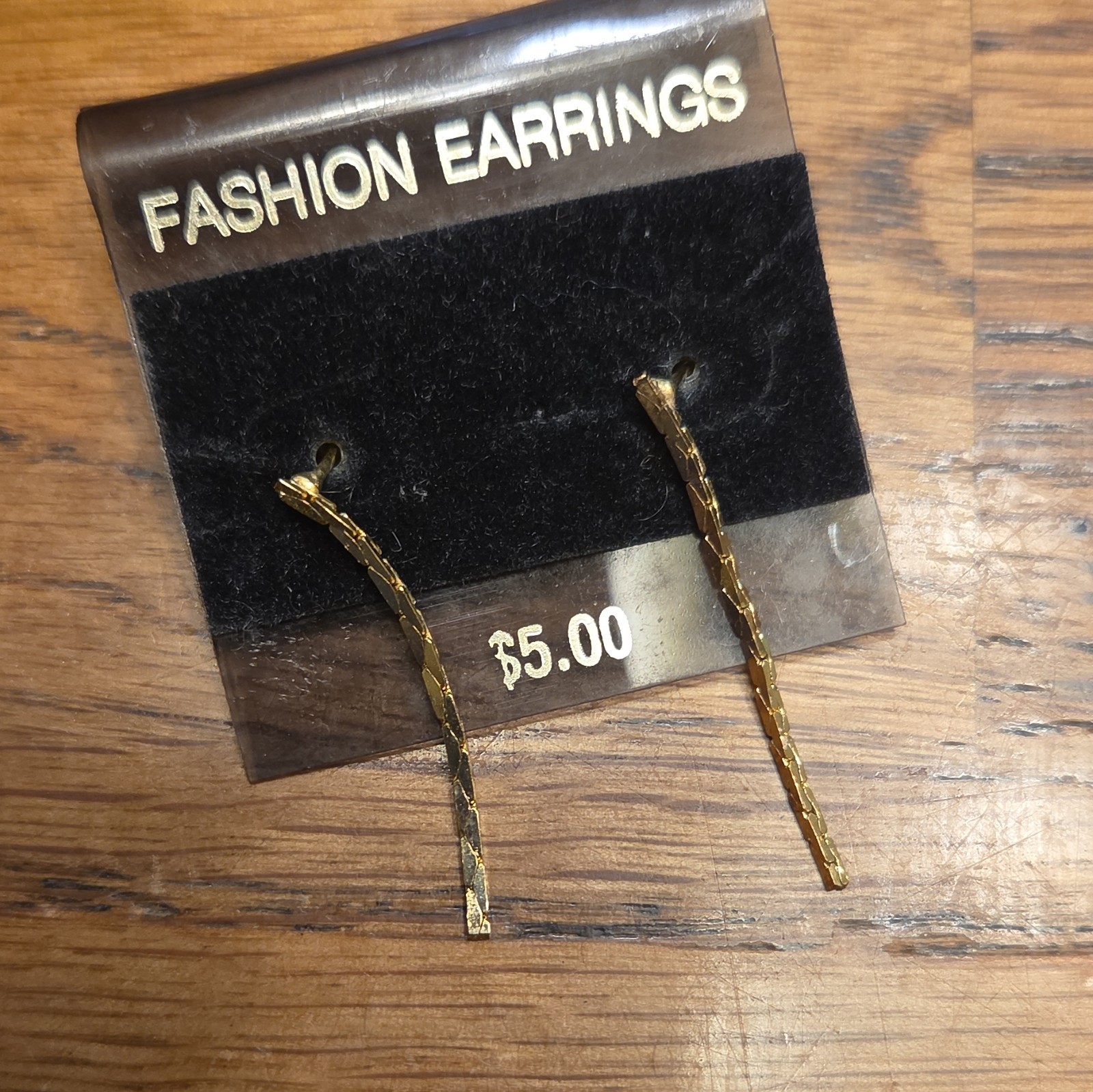 Gold Tone Twisted Bar Dangle Stud Earrings Butterfly Closure No Stone Metal (5)