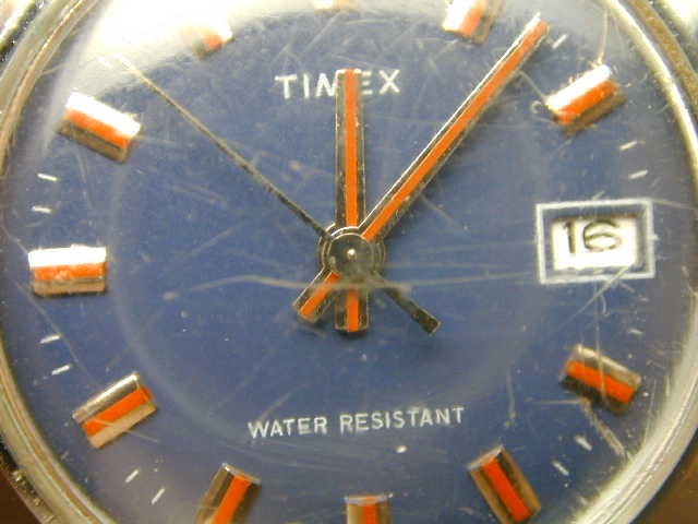 VINTAGE 1960S TIMEX BLUE DIAL RED HANDS AND MARKERS WRIST WATCH
