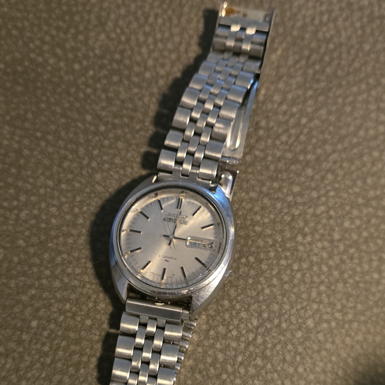 Seiko 5 Actus Men’s Automatic 21J Silver Dial Day/Date SS Bracelet Watch