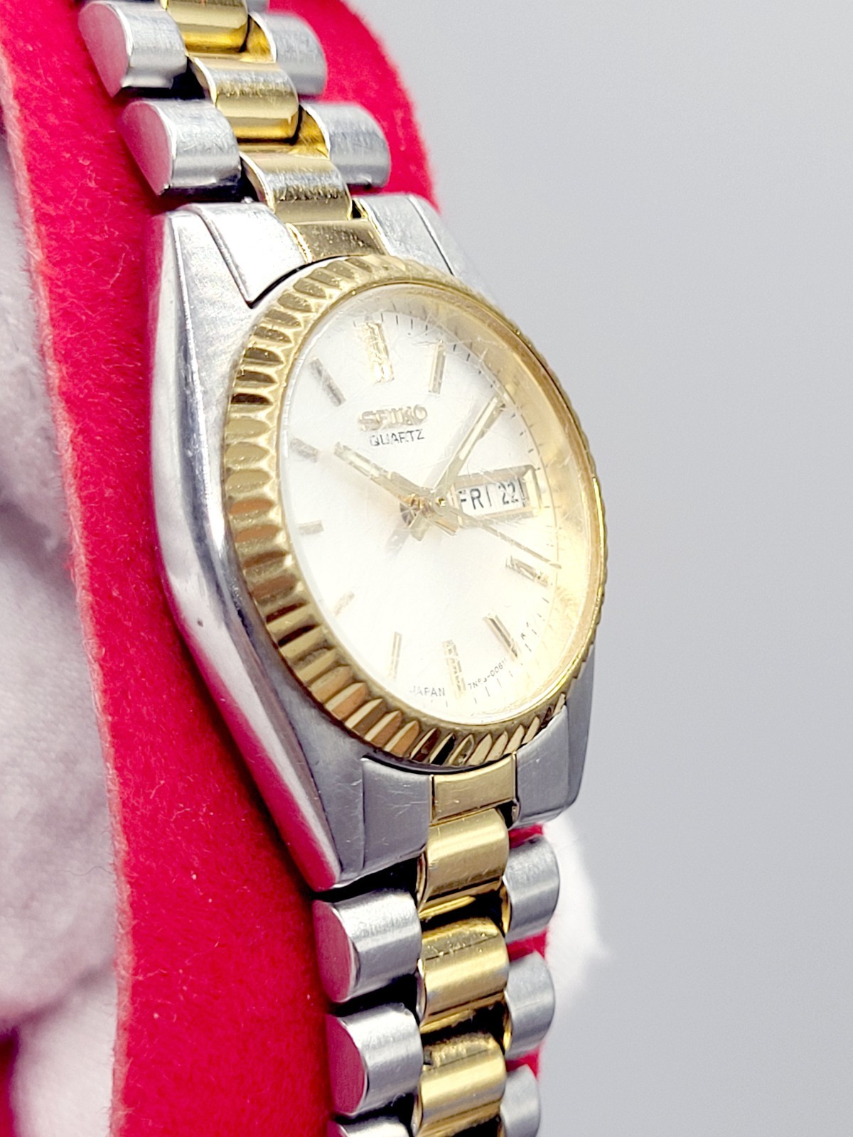 24mm [WORKS] 1995 Seiko Women’s Silver & Gold Tone Ladies Watch Day Date